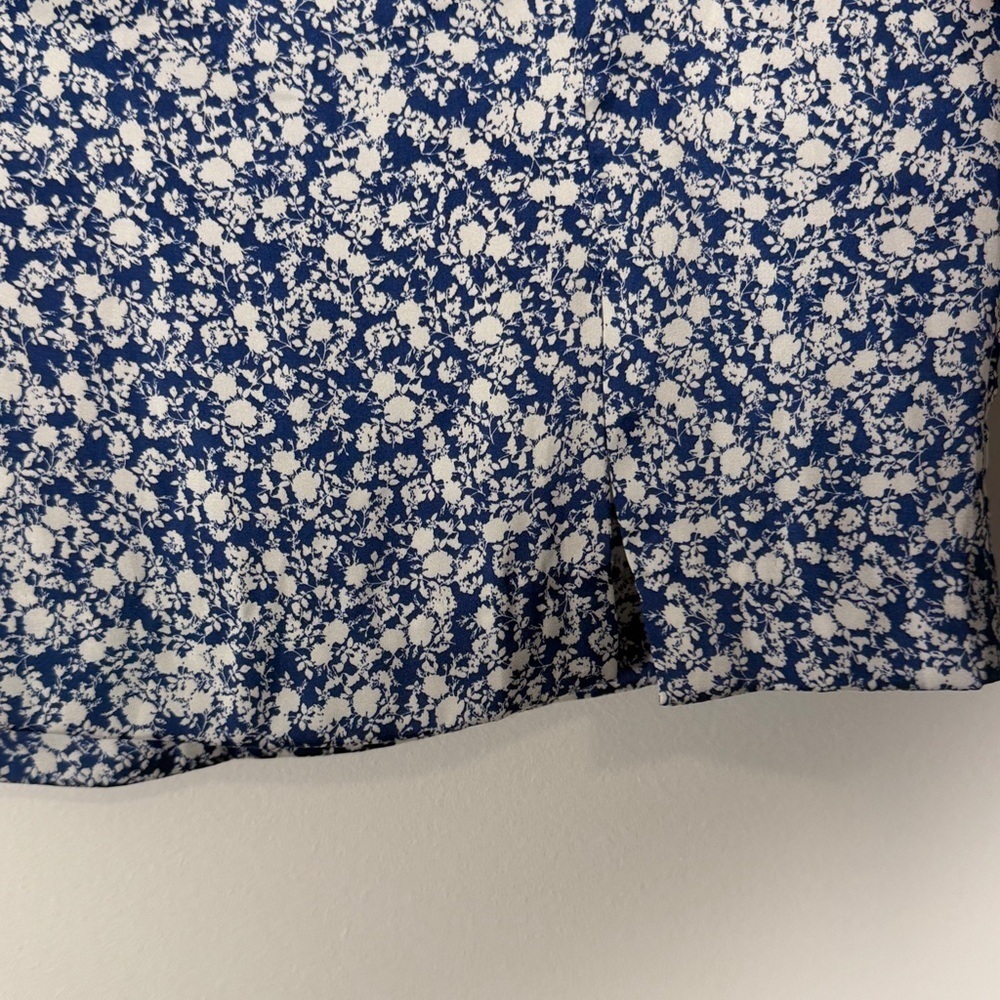 NWT Zara Blue and White Floral Satin Mini Skirt - Picture 3 of 8
